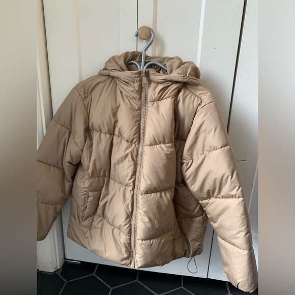Beige puffer jacket NWOT - Picture 1 of 3
